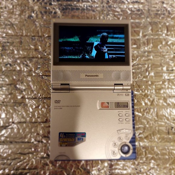 NUC Vintage Panasonic DVD-LV60 5.8" Screen Portable DVD Player with leather case - Picture 6 of 15